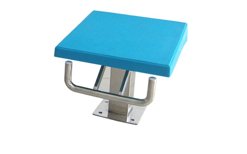 Bục xuất phát còn là thiết bị cần thiết tại các hồ bơi luyện tập,... Bục xuất phát còn là thiết bị cần thiết tại các hồ bơi luyện tập,...
