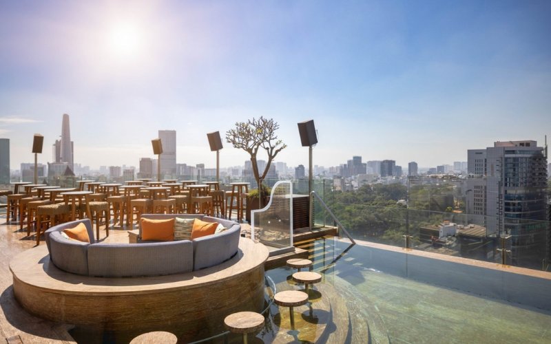 Hồ bơi tại Hotel des Arts Saigon – MGallery Collectionch san 2 Hồ bơi tại Hotel des Arts Saigon – MGallery Collection
