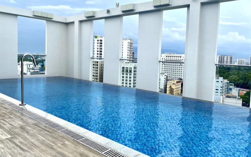 Hồ bơi Mường Thanh Luxury Sài Gòn Hồ bơi Mường Thanh Luxury Sài Gòn