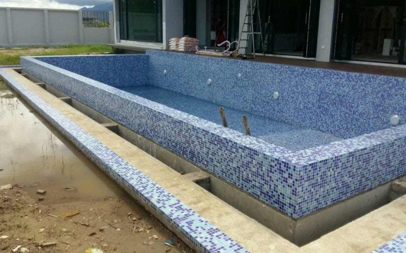 thi cong xay dung ho boi 1 Vì sao nên thi công xây dựng hồ bơi tại nhà hoặc công trình?