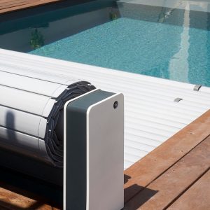 Bạt che hồ bơi tự động AstralPool Model Sveltea nhập khẩu Tây Ban Nha