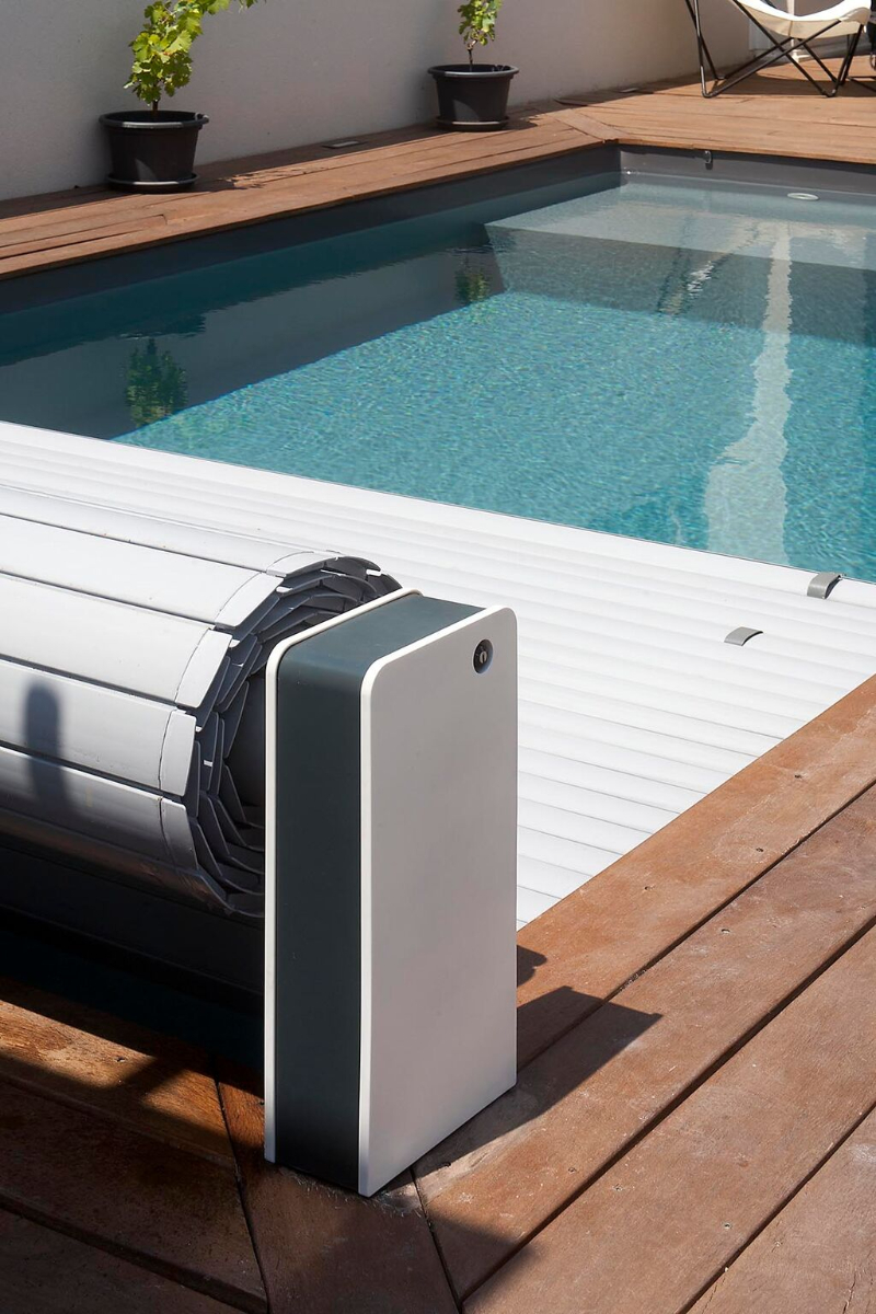 Bạt che hồ bơi tự động AstralPool Model Sveltea nhập khẩu Tây Ban Nha