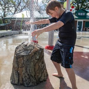 Đá Phun Nước Cỡ Lớn – Splash Pad Biotechpool – thiết bị vui chơi nước ngoài trời – Biotechpool