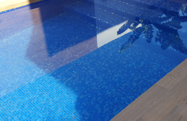 Gạch Mosaic Thủy Tinh Xanh Địa Trung Hải Hồ Bơi Reviglass Urumea