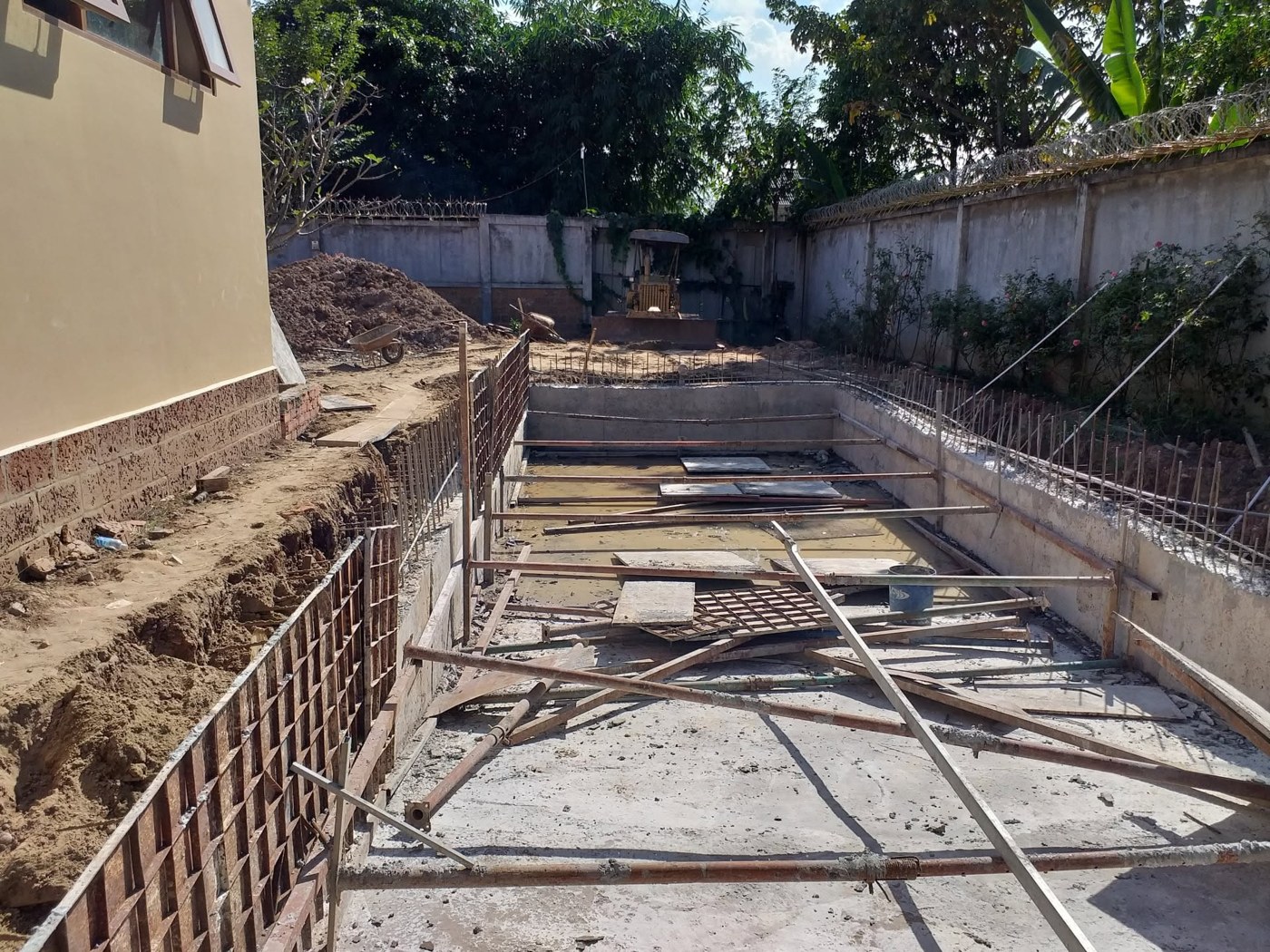 Chi phí làm hồ bơi kinh doanh: Báo giá chi tiết và những điều cần lưu ý