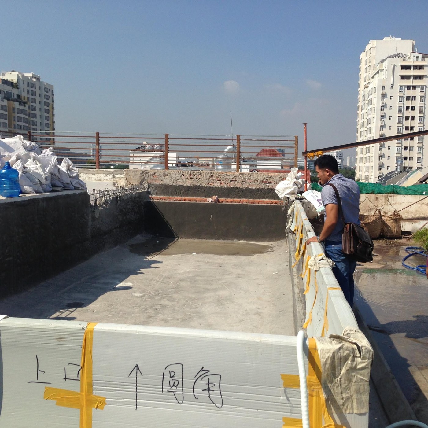 Chlorine Nhật Niclon 70% – Hóa chất hồ bơi hiệu quả Biotech Pool