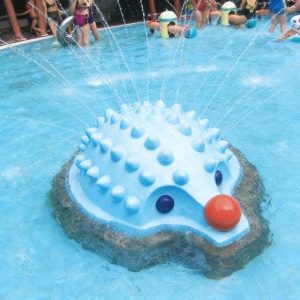 Đài phun nước hình con nhím composite cho sân chơi nước trẻ em