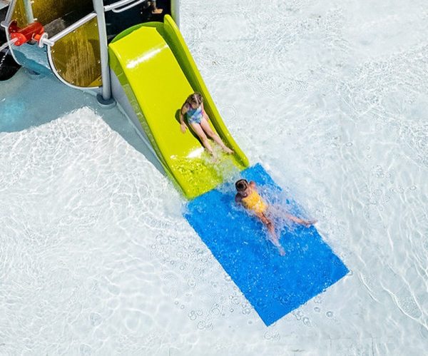 Đệm Phun Nước Mềm An Toàn Cho Cầu Trượt Nước Trẻ Em Composite