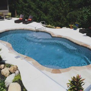 Hồ Bơi Composite Sun Day – Ngày Nghỉ Sân Vườn Hoàn Hảo