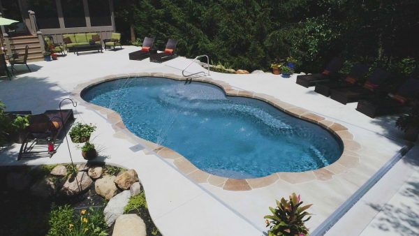 Hồ Bơi Composite Sun Day – Ngày Nghỉ Sân Vườn Hoàn Hảo – ảnh chính