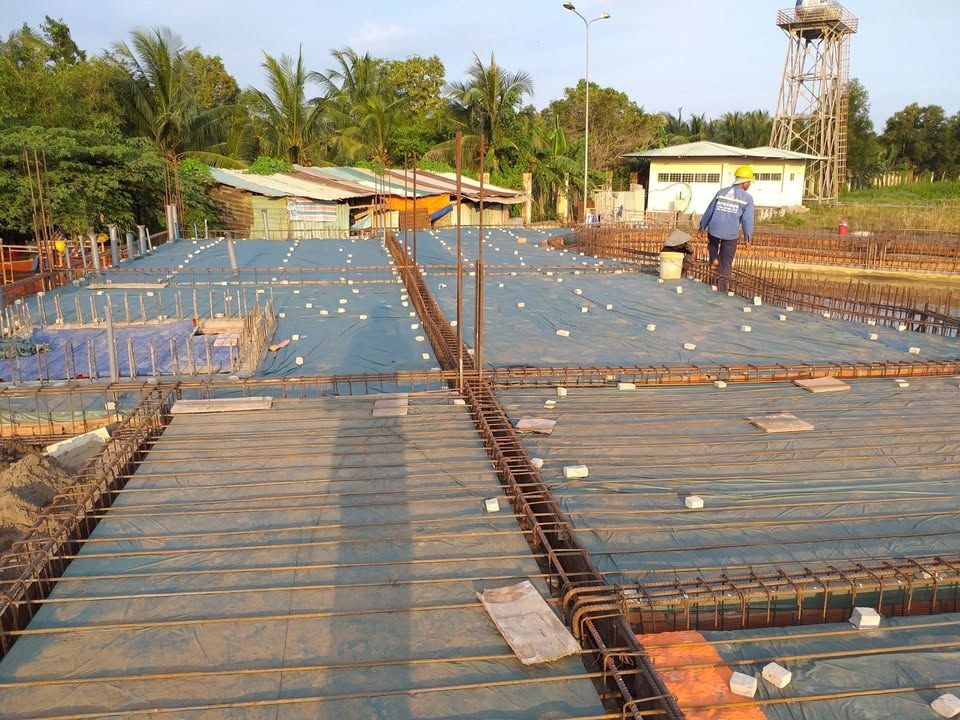 Máy lọc hồ bơi tự động 2026: Giải pháp tối ưu cho hồ bơi sạch tinh khiết