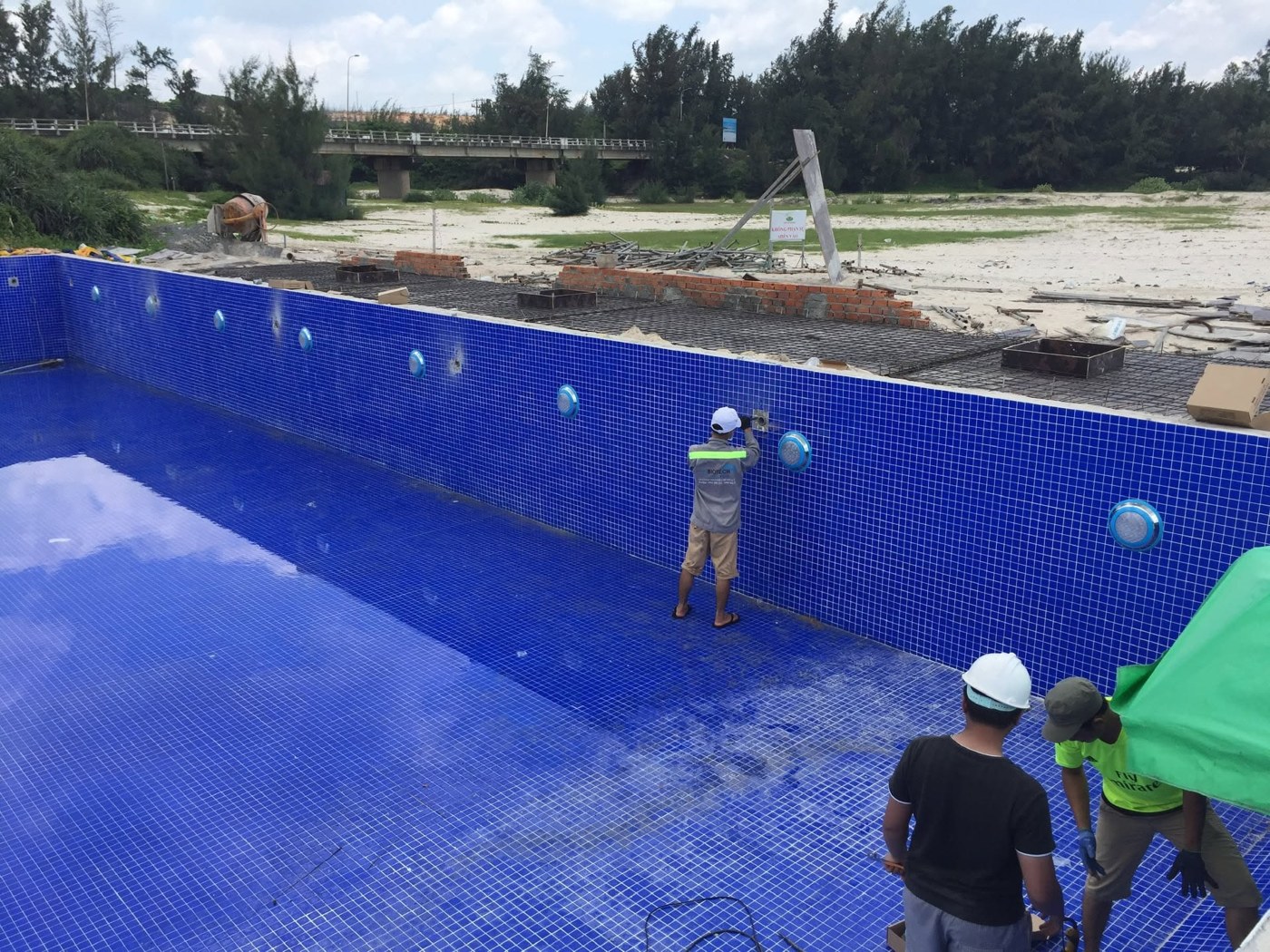Thiết bị bể bơi chất lượng an toàn